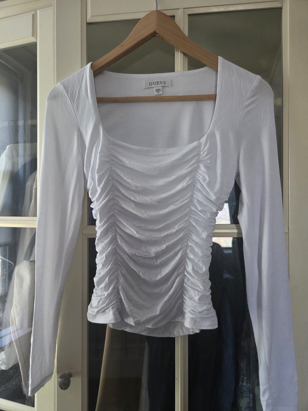 GUESS White Ruched Scoop-Neck Long Sleeve Top